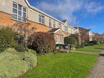 Olivers Estate Agent | 27 Parklands Court, Ballycullen 502002-large-9.jpg