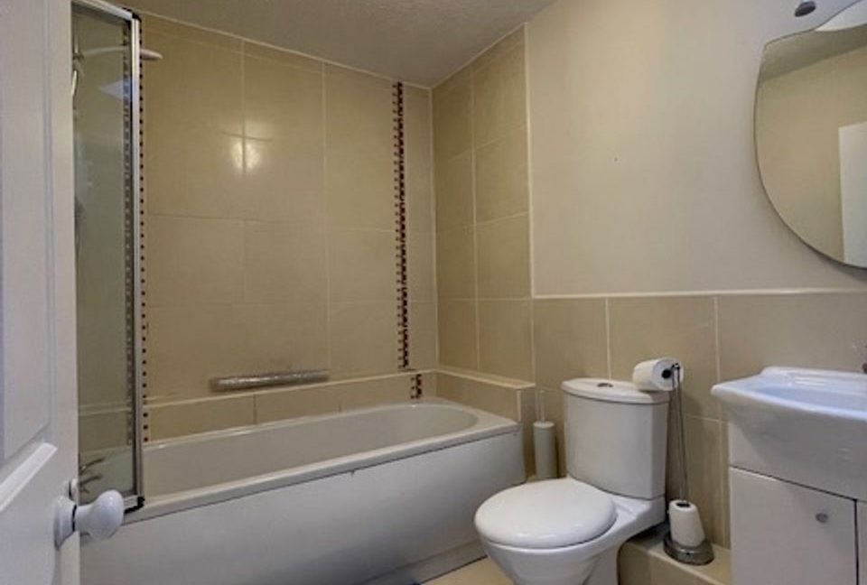 Olivers Estate Agent | 6 Marlborough Court 521134-large-13.jpg