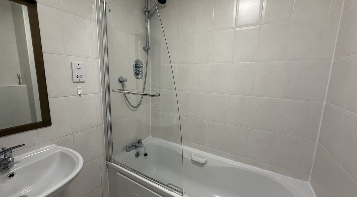 Olivers Estate Agent | Apartment 27, 105-109 Saint Luke’s Gate 521090-large-6.jpg